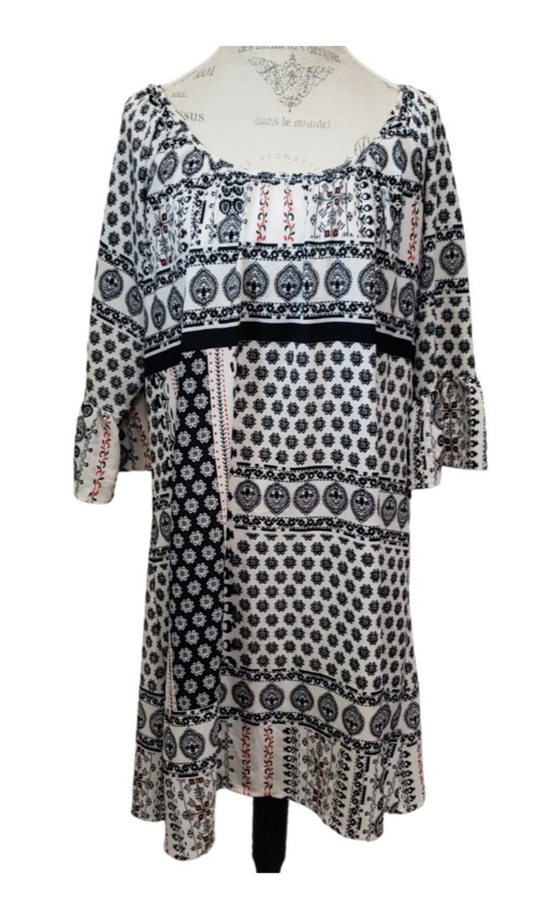 Soulmates Plus Black Floral & Vine Design Oversized Loose Fitting Sleeve Dress